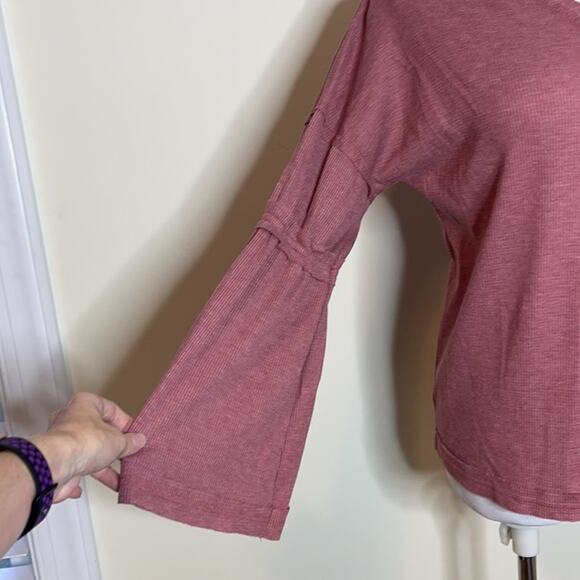 Baea Blush Flare Sleeve Thermal Top NWOT Size Large - Picture 4 of 8